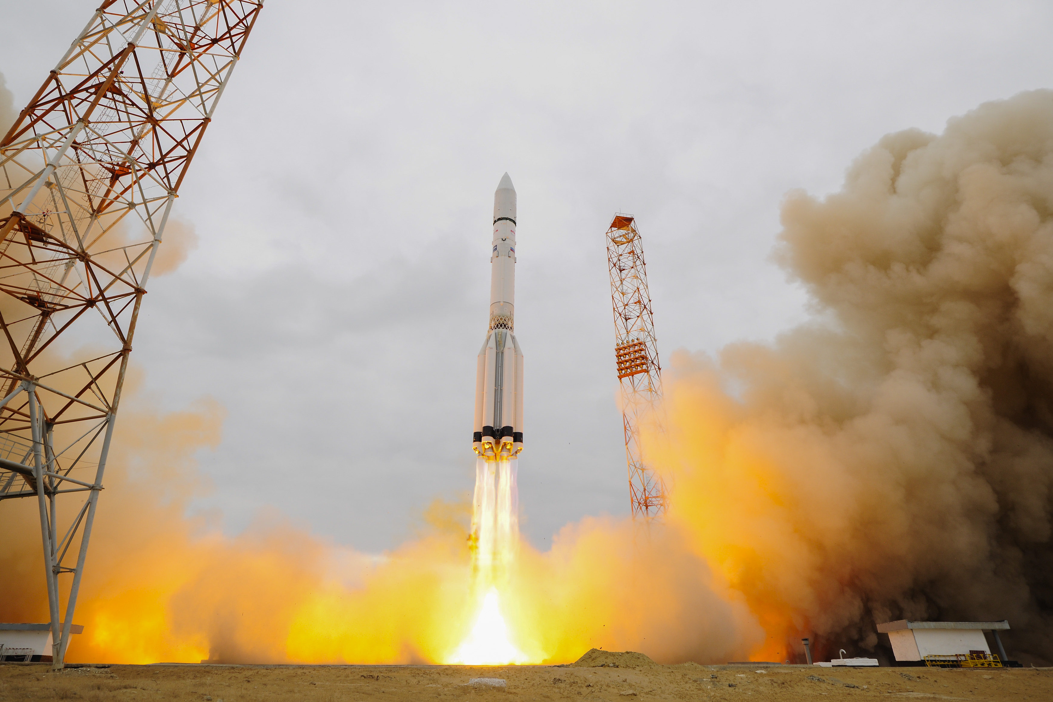 Горючие ракеты. Топливо для ракеты Протон. Ракетное топливо Протон м. ЭКЗОМАРС 2016. Миссия ЭКЗОМАРС.