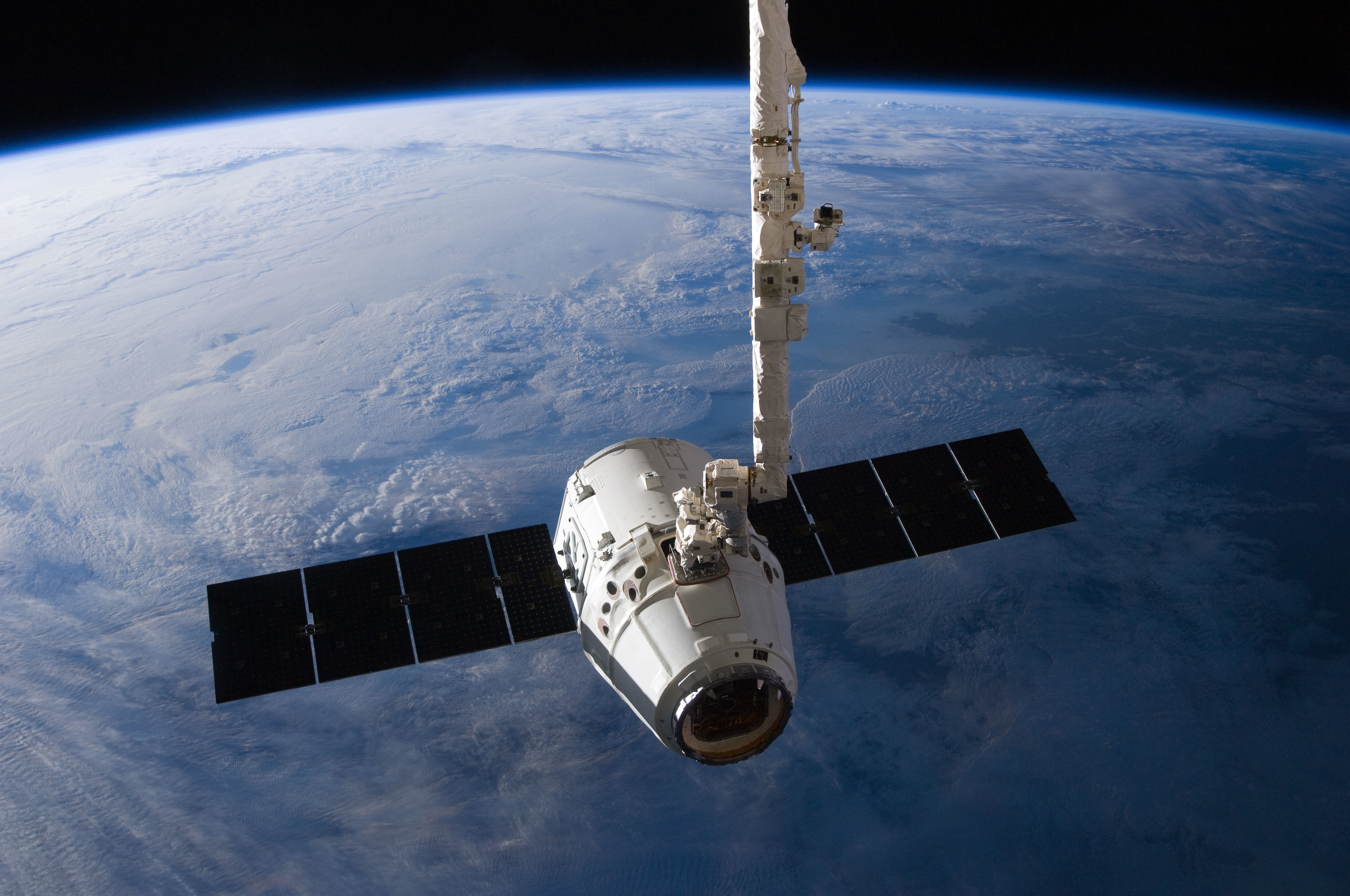 Фото космического корабля в космосе. Космические аппараты. Современные космические корабли. Современные космические аппараты. Космический Спутник.