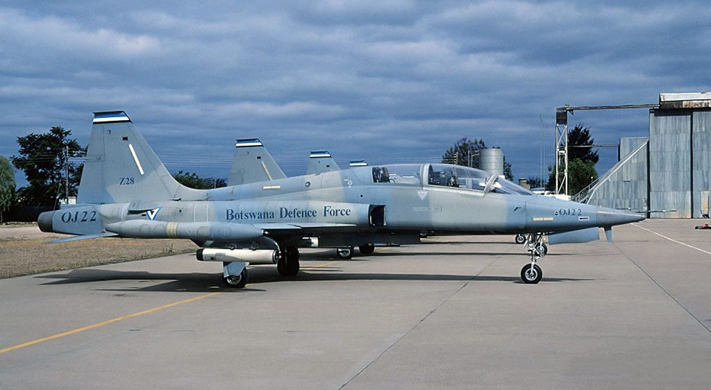 Un Canadair CF-5B des Forces de Défense du Botswana. Crédit : DR.