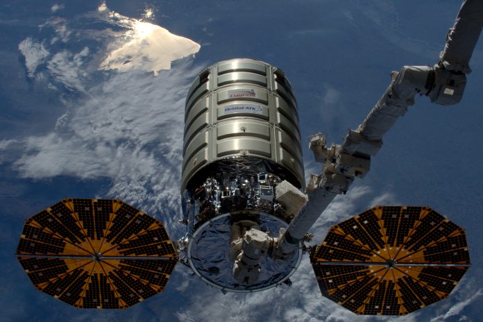 Largage de Cygnus OA-6