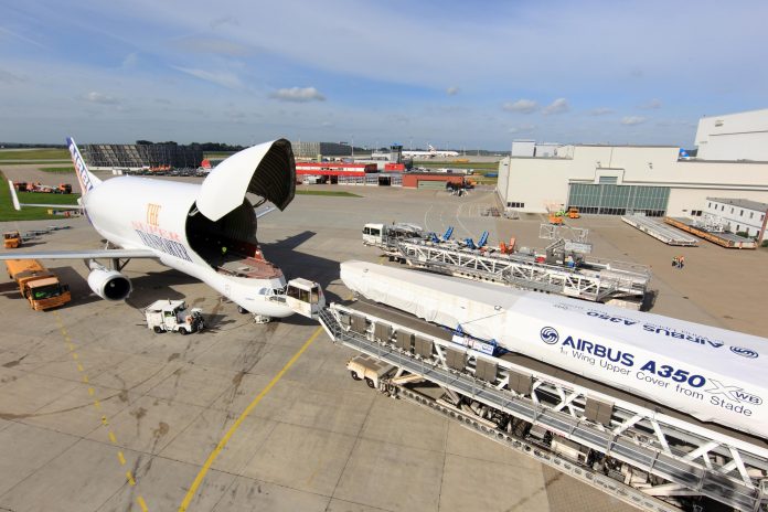 A350_first_wing_Beluga_Broughton@Airbus