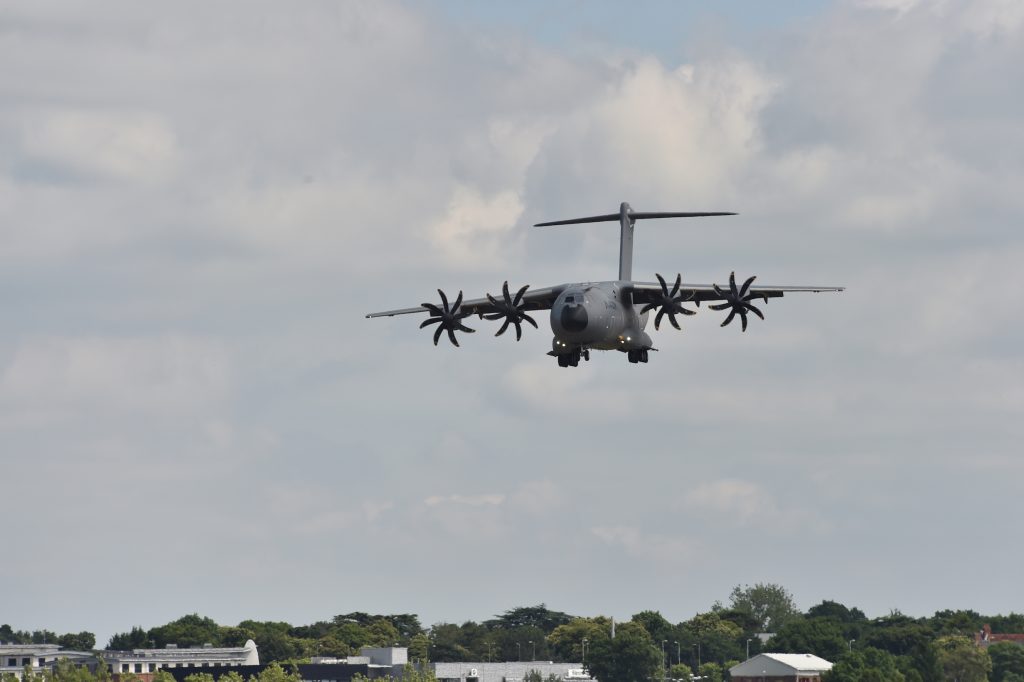 L'A400M avant son atterrissage. Crédit : Farnbrough Air show.