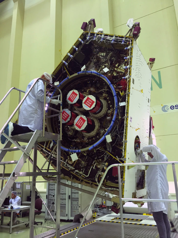 mercury_transfer_module_with_integrated_ion_thrusters
