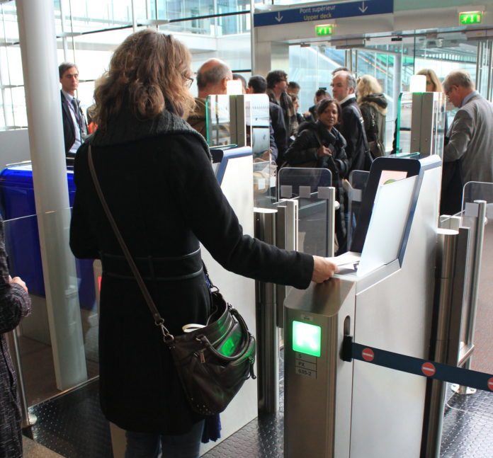 portillon-roissy-nov2016_l-barnier