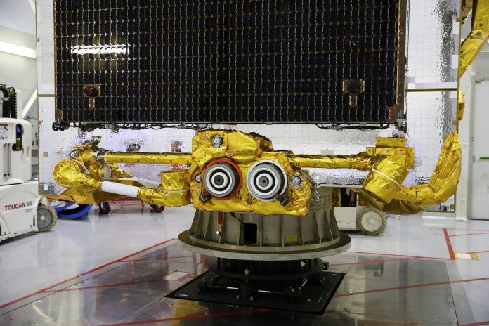 Eutelsat172B-MCI-Airbus Photo D.Marques01 Propulsion plasmique