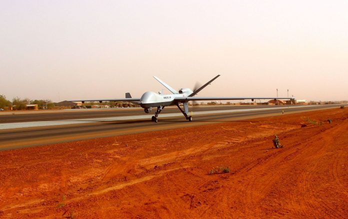 2015angr_bkn_5000h-drones-reaper-detair-niamey-013