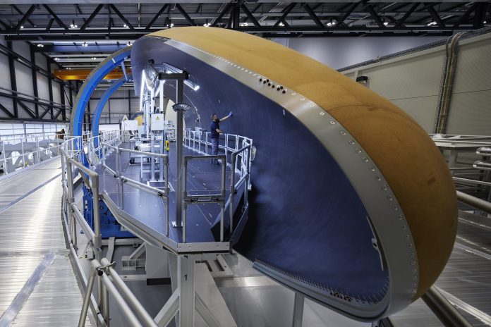 RUAG2017_Space_Emmen_Payload_Fairing_ OutofAutoclave_Ariane5