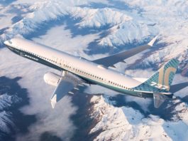 737 MAX10