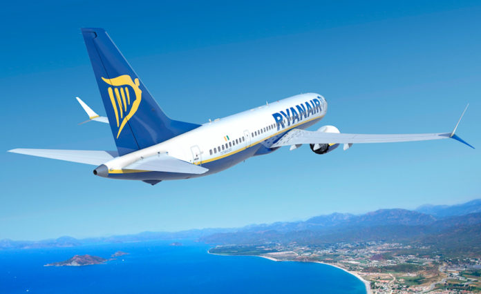 New 737 737 MAX Ryanair queues blanches