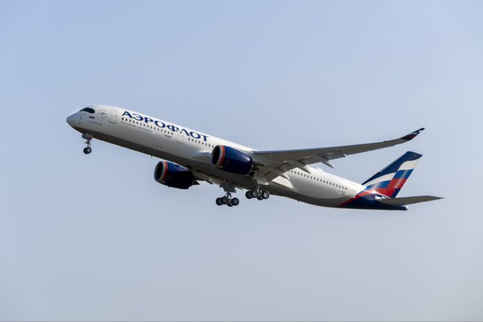 First A350-900 Aeroflot MSN383 taking off - First flight Airbus A350-900