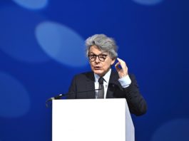 Commissaire européen Thierry Breton loi spatiale