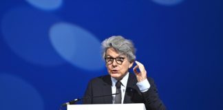 Commissaire européen Thierry Breton loi spatiale