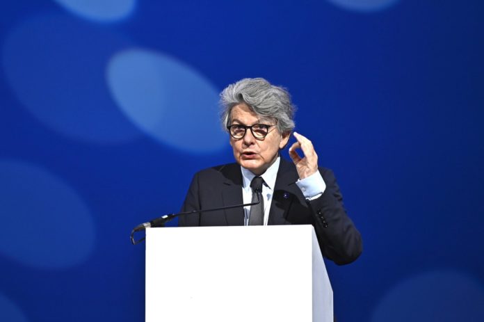 Commissaire européen Thierry Breton loi spatiale