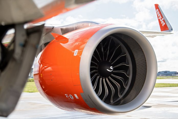 easyJet’s 350th A320 Family aircraft – engine close-up Leap écologistes Safran