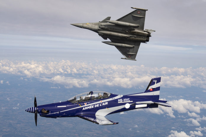 Livraison du premier Pilatus PC-21 a Cognac Rafale PC-21