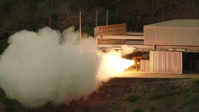 feststoffraketenmotor-s50-waehrend-des-statischen-abbrandtests-in-brasilien S50 VLM Essai à feu