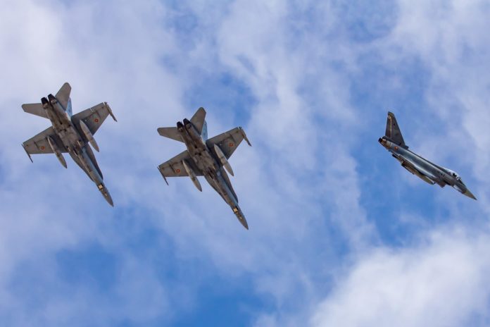 50544403166_3a28b0ef0a_o F/A 18 Hornet Eurofighter Typhoon Espagne