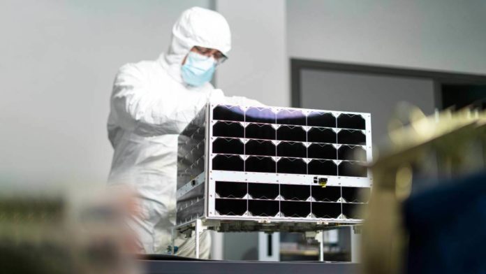 Microsatellites MP42 Nanoavionics Lituanie Kongsberg