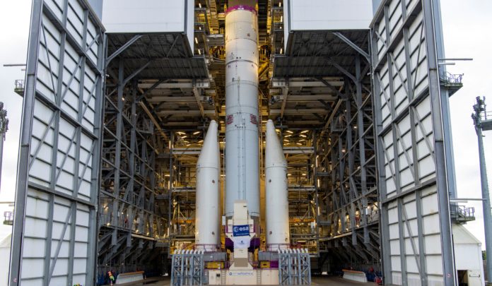 Transfert combined test central core Ariane 6 team Ariane 6 CTM
