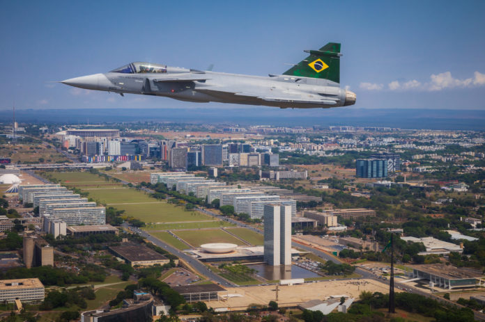 Gripen Saab Embraer Brésil