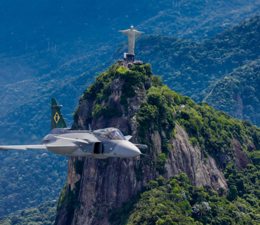 Gripen Saab Embraer Brésil