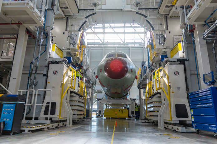 A321neo FAL fuselage moving to Station 40 Airbus A321neo FAL